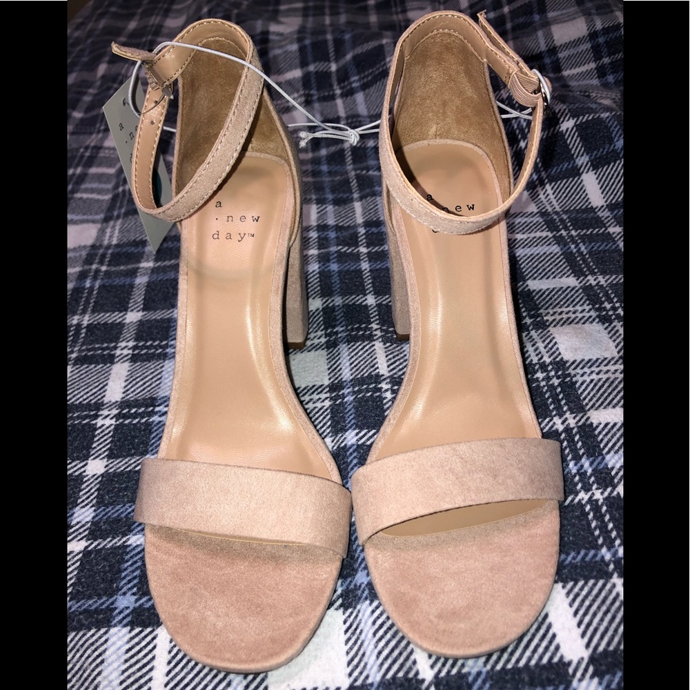 A New Day heels-NWT